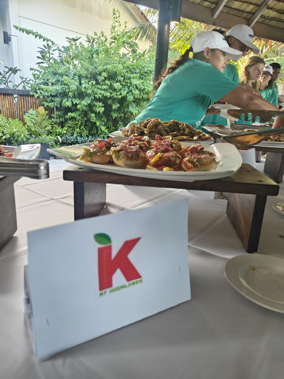 photo_6298744873493924965_y